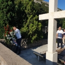 Gradske delegacije Senja polaganjem vijenaca i paljenjem svijeća odale počast hrvatskim braniteljima