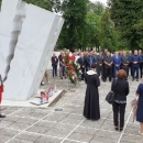 Vijenci i svijeće na spomenik braniteljima u Otočcu i Zalužnici