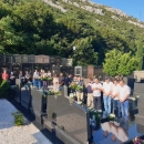 Gradske delegacije Senja polaganjem vijenaca i paljenjem svijeća odale počast hrvatskim braniteljima