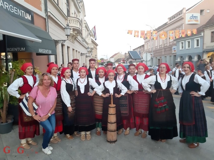 Mladi folkloraši iz LSŽ na jubilarnim 50. Dječjim vinkovačkim jesenima 