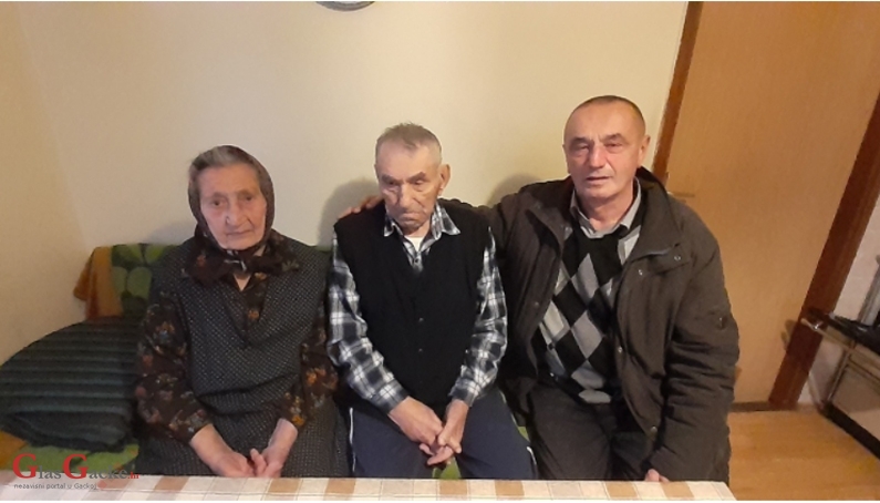 Perušićki župnik čestitao 100. rođendan Stjepanu Ugarkoviću