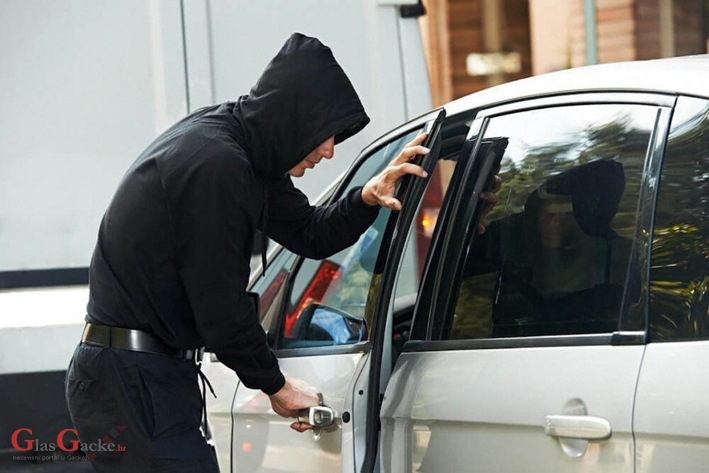 Teška prometna, pokušaj krađe automobila, pronađeno streljivo