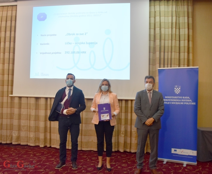 Uručeni ugovori za školsku prehranu vrijedni više od 22 milijuna kuna