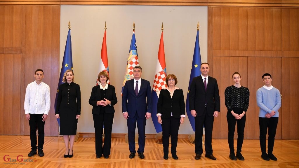 Predsjednik Milanović primio inicijatore i dobitnike priznanja „Imperijal“ koje se dodjeljuje u spomen na djecu poginulu u Domovinskom ratu
