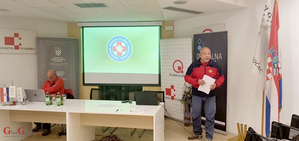 Dvadesetak polaznika na edukaciji za nositelje i organizatore turističkih sadržaja u prirodi Dvadesetak polaznika na edukaciji za nositelje i organizatore turističkih sadržaja u prirodi