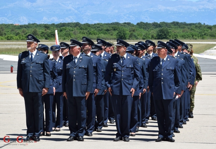 Ministarstvo obrane prima 50 kandidata za časnike