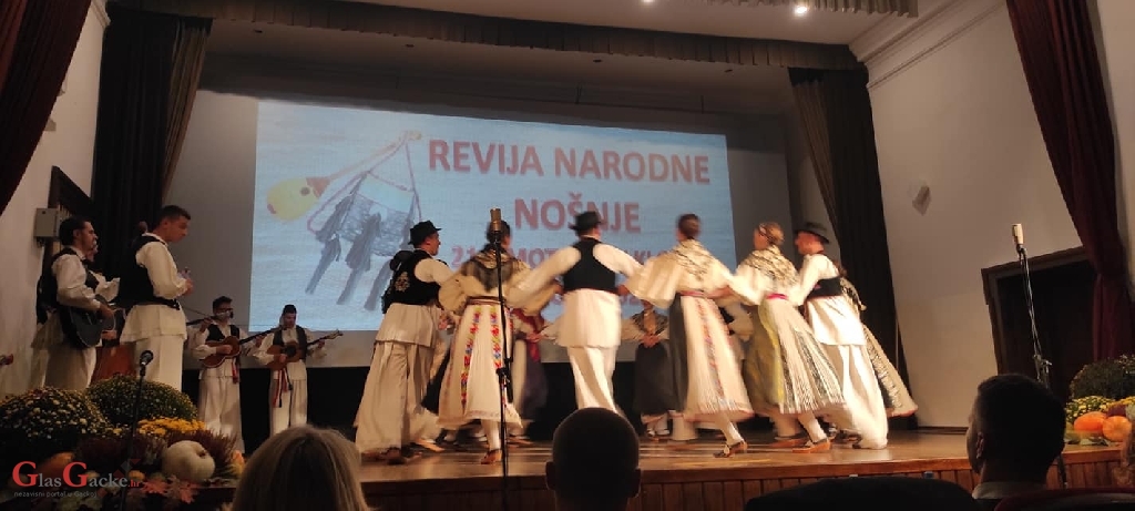 HKUD Željezničar iz Osijeka svojim nastupom sinoć otvorio 21. Smotru folklora Otočac