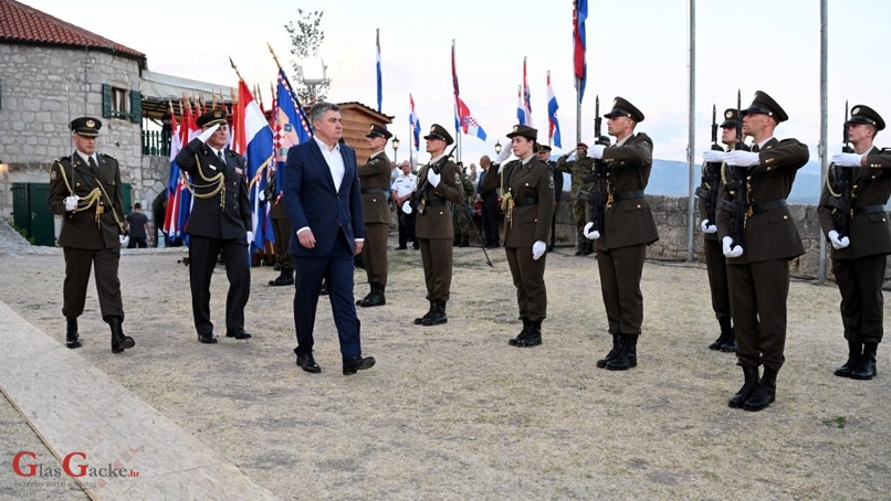 Predsjednik Milanović sinoć uručio odlikovanja, priznanja i obavio promaknuća