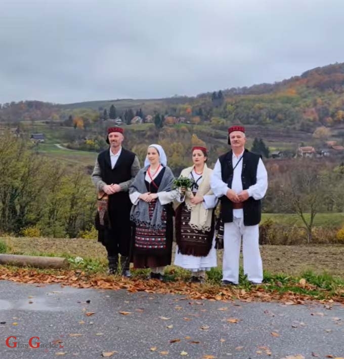 Gačani se snimili za svjetsku zbirku fotografija u narodnima nošnjama