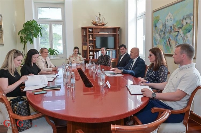 Ministrica Vučković u Novalji