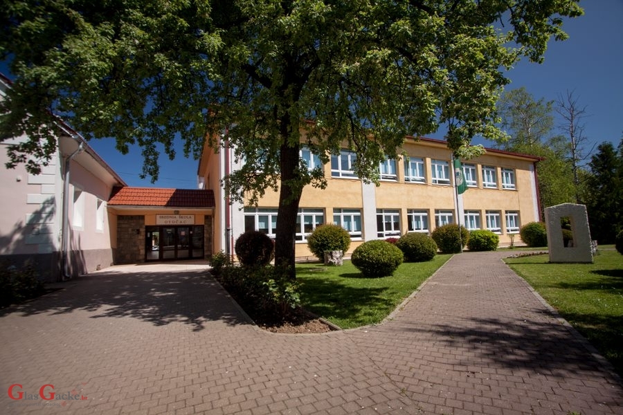 Od danas nastava na daljinu u otočkim školama 