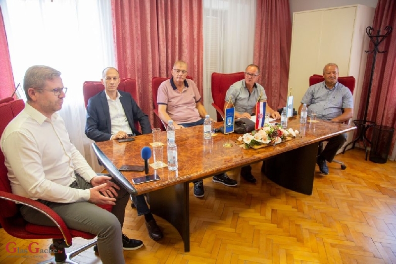 U Karlobagu potpisan Ugovor vrijedan 4 milijuna kuna za izvanrednu sanaciju dijelova luke Karlobag