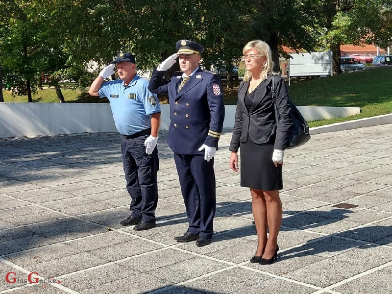 U Otočcu jučer svečano obilježen Dan policije