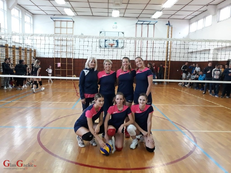 Udruga žena sportske rekreacije Otočac prva na 6.memorijalnom turniru "Franjo Bureš" u Korenici 