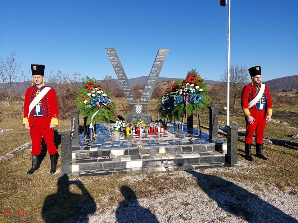 Obilježena 30. godišnjica pogibije hrvatskih branitelja u obrani grada Otočca