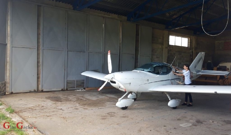 Na otočki aerodrom prisilno prizemljen avion zbog olujnog juga 