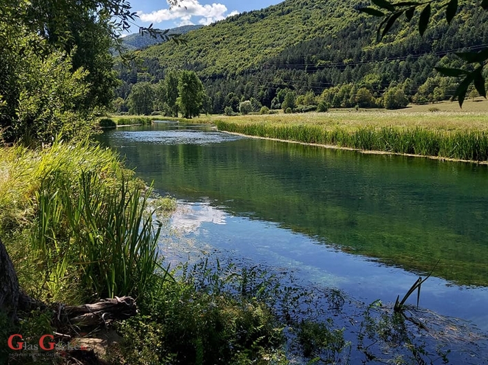 Tko će zbog rijeke Gacke završiti kao "otac na službenom putu"? Tko će zbog rijeke Gacke završiti kao "otac na službenom putu"?