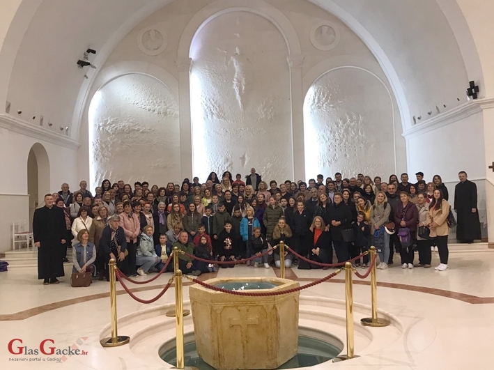 Živnulo svetište na Udbini Živnulo svetište na Udbini