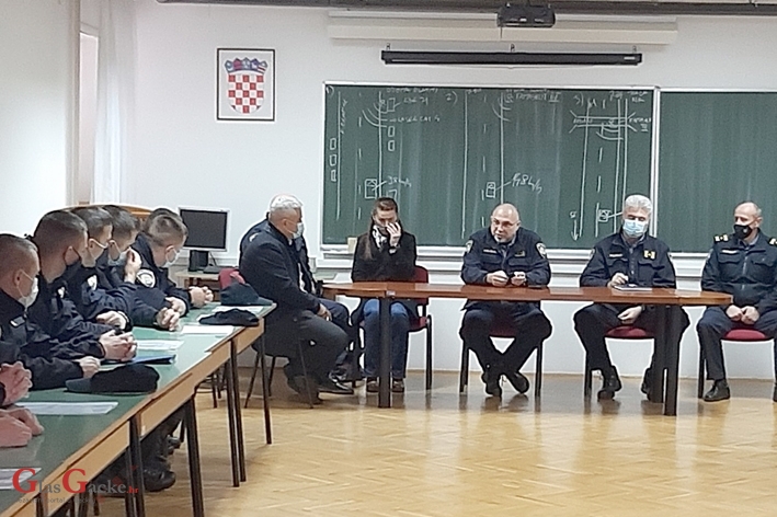 26 mladih policajaca počelo s radom 26 mladih policajaca počelo s radom