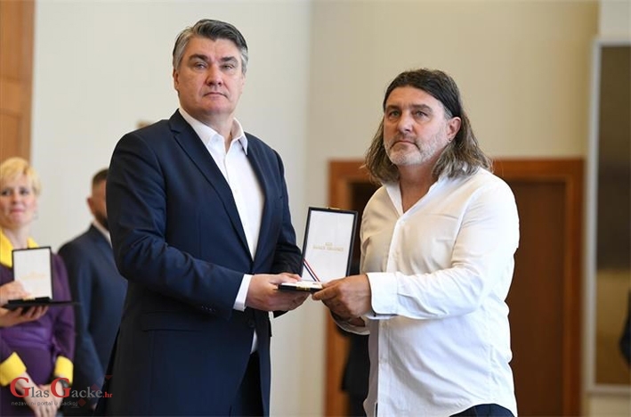 Predsjednik Milanović odlikovao darivatelje krvi Predsjednik Milanović odlikovao darivatelje krvi
