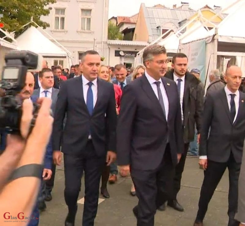 Plenković:Posjetite Jesen u Lici i oplemenite se toplinom, srcem i hrvatskom tradicijom na svakom koraku u Gospiću