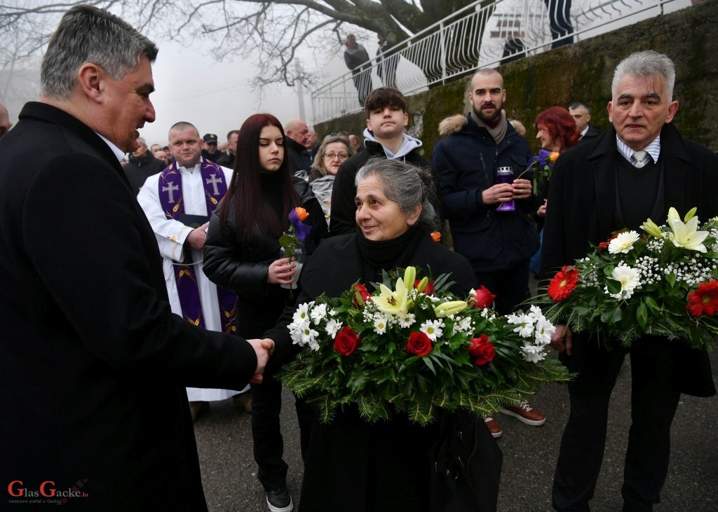 Predsjednik Milanović sudjelovao na obilježavanju 28. godišnjice pogibije stožernog brigadira Damira Tomljanovića – Gavrana