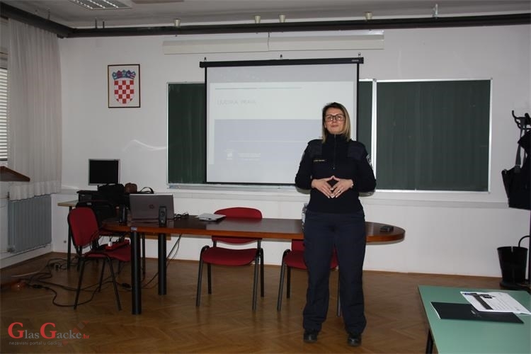 Edukacija policijskih službenika Interventne jedinice policije PU ličko-senjske iz područja temeljnih prava u zaštiti državne granice