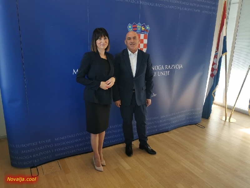 Sastanak gradonačelnika Grada Novalje s ministricom Natašom Tramišak Sastanak gradonačelnika Grada Novalje s ministricom Natašom Tramišak