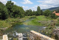 Što se iza brda valja? Što se iza brda valja?