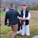 Gačani se snimili za svjetsku zbirku fotografija u narodnima nošnjama