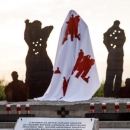 Otkriven spomenik Siluete, posvećen žrtvama Ovčare