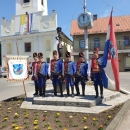 Mimohod 20 povijesnih postrojbi hrvatske vojske u Gospiću 